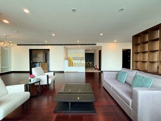 For rent 3 bedrooms condo in Pathum Wan, Bangkok