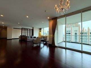 For rent 3 bedrooms condo in Pathum Wan, Bangkok