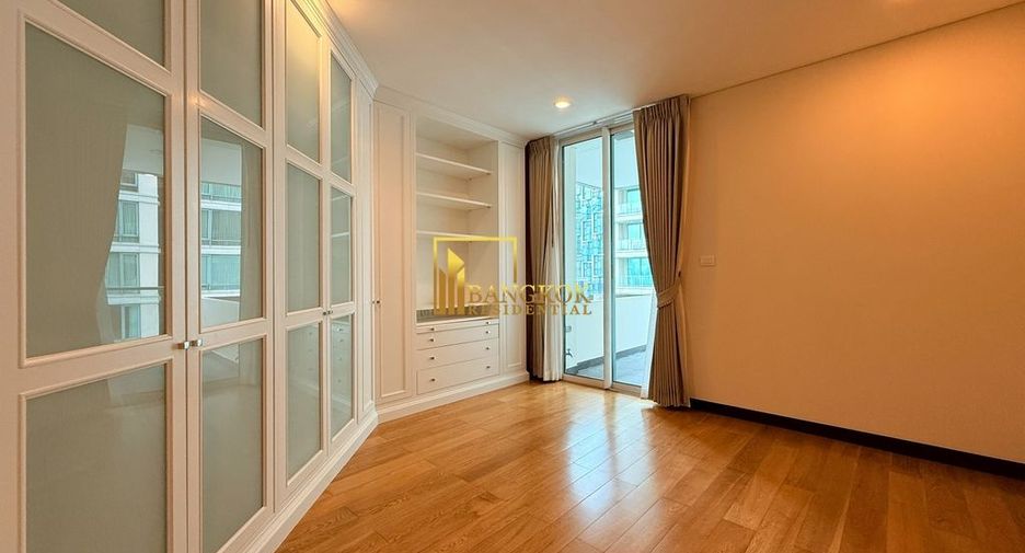 For rent 3 bedrooms condo in Pathum Wan, Bangkok