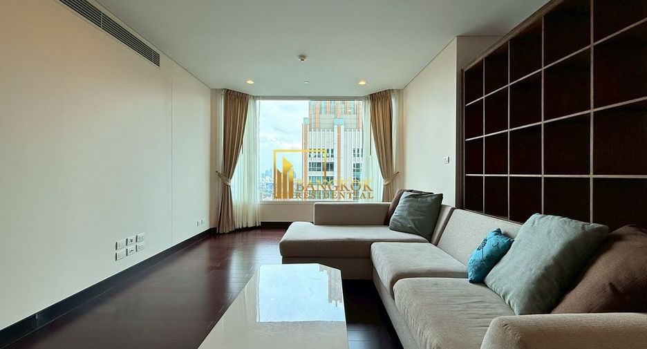 For rent 3 bedrooms condo in Pathum Wan, Bangkok