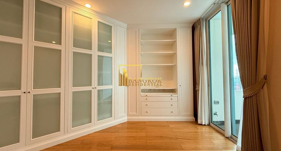 For rent 3 bedrooms condo in Pathum Wan, Bangkok