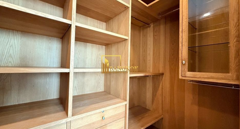 For rent 3 bedrooms condo in Pathum Wan, Bangkok