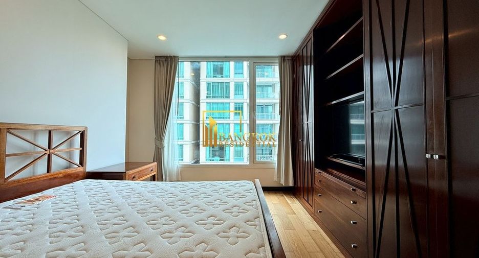 For rent 3 bedrooms condo in Pathum Wan, Bangkok