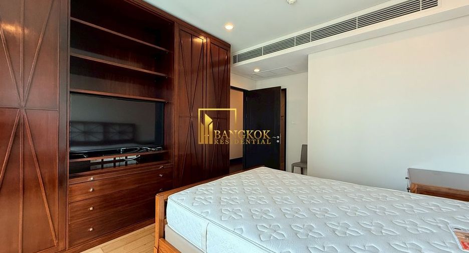 For rent 3 bedrooms condo in Pathum Wan, Bangkok