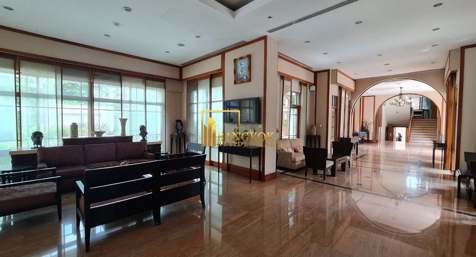 À louer 4 chambres condo à Watthana, Bangkok