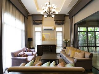 For rent 4 bedrooms condo in Watthana, Bangkok