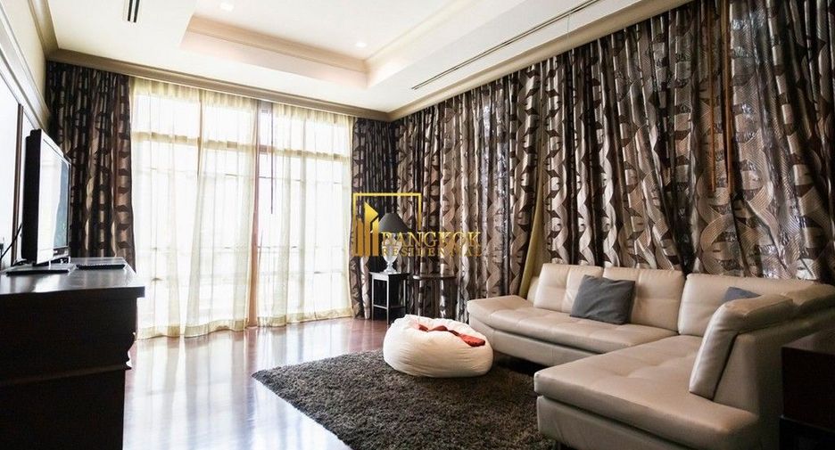 À louer 4 chambres condo à Watthana, Bangkok