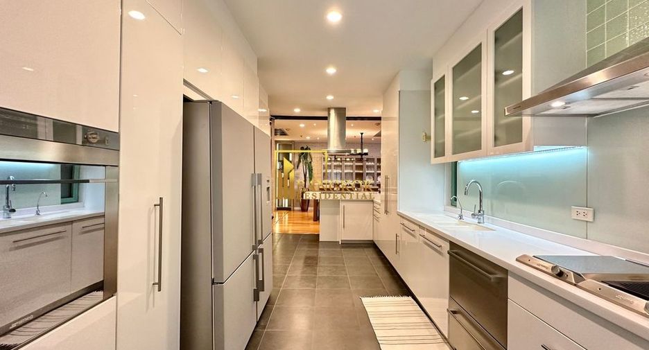 For rent 4 bedrooms condo in Bang Kho Laem, Bangkok