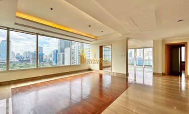 For rent 3 bedrooms condo in Pathum Wan, Bangkok