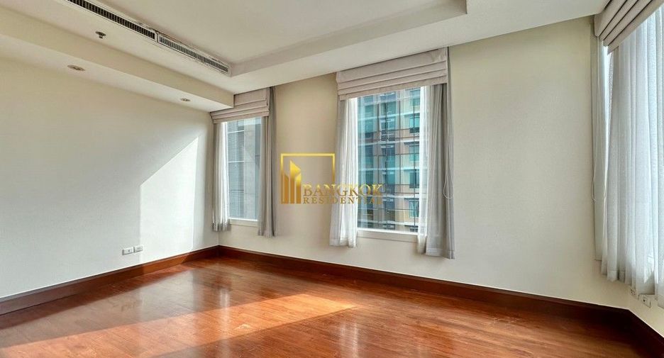 For rent 3 bedrooms condo in Pathum Wan, Bangkok