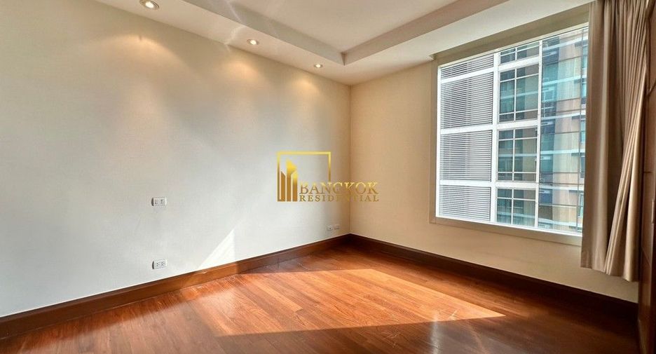 For rent 3 bedrooms condo in Pathum Wan, Bangkok