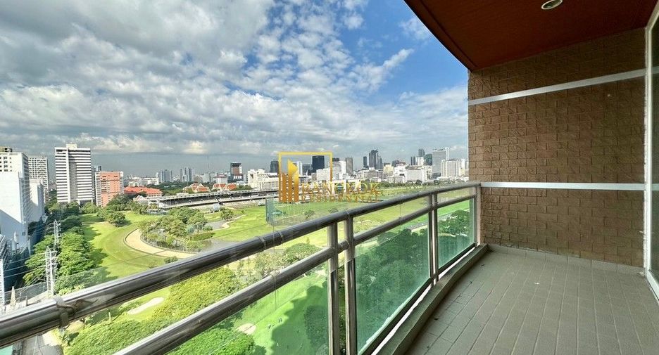 For rent 3 bedrooms condo in Pathum Wan, Bangkok