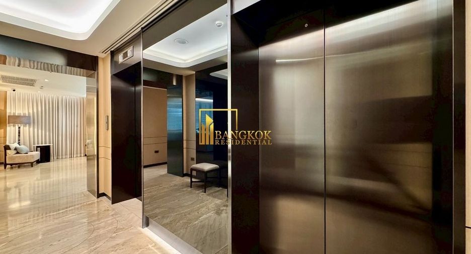For rent 3 bedrooms condo in Pathum Wan, Bangkok