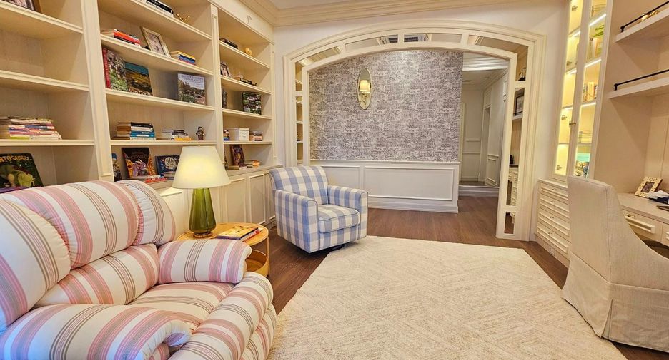 For rent and for sale 5 bedrooms house in Saphan Sung, Bangkok