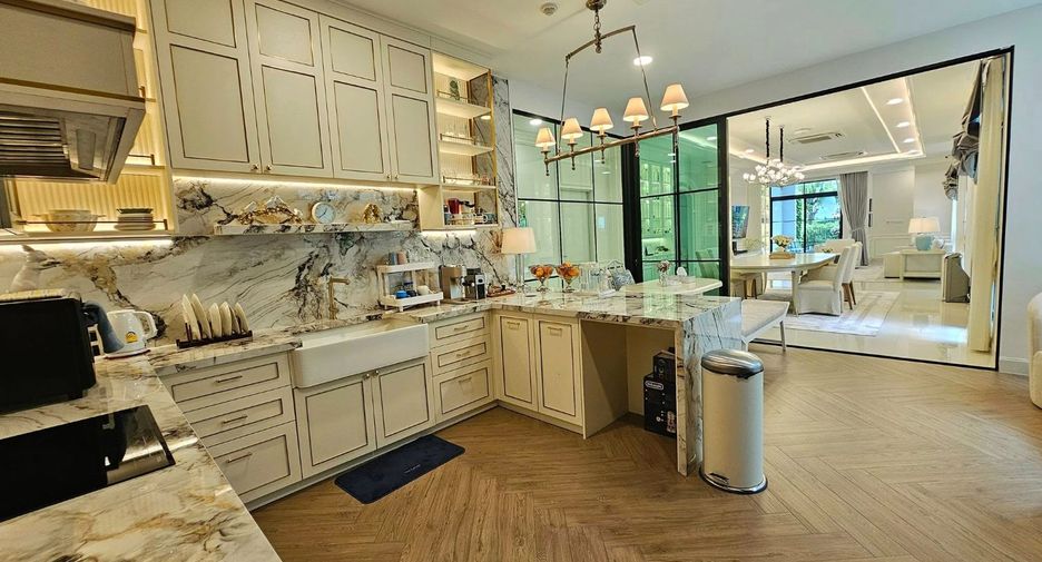 For rent and for sale 5 bedrooms house in Saphan Sung, Bangkok