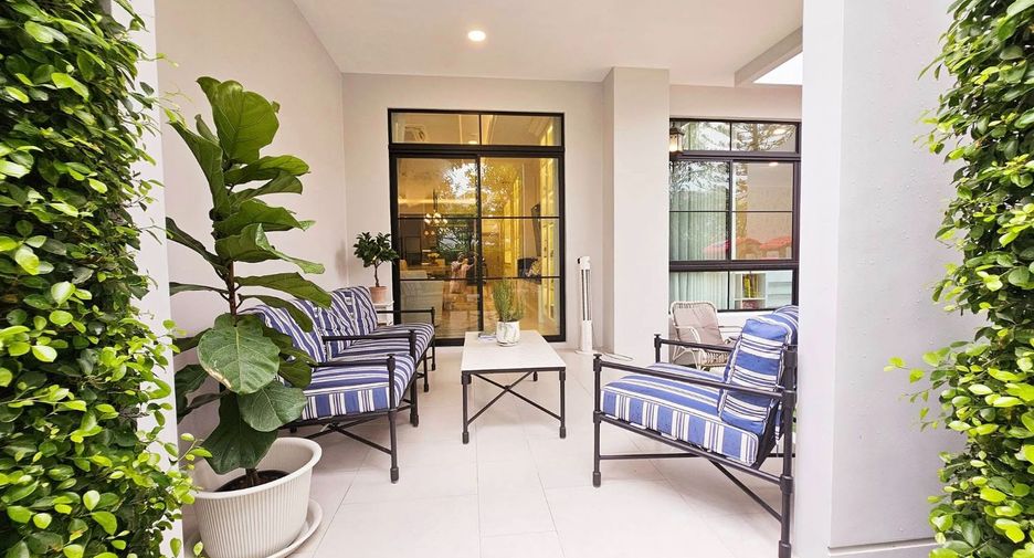 For rent and for sale 5 bedrooms house in Saphan Sung, Bangkok