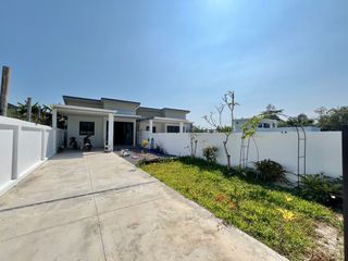 出租 和 出售 2 卧室 独立屋 在 Mueang Krabi, Krabi
