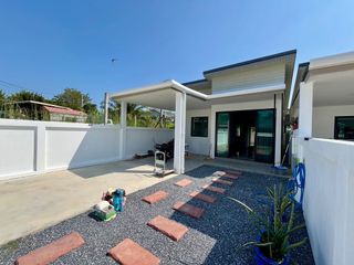 出租 和 出售 2 卧室 独立屋 在 Mueang Krabi, Krabi