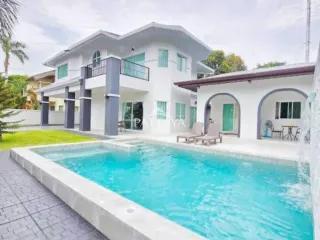À vendre 4 chambres villa à Bang Lamung, Chonburi