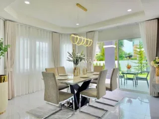 À vendre 4 chambres villa à Bang Lamung, Chonburi