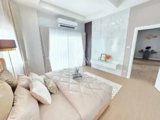 À vendre 4 chambres villa à Bang Lamung, Chonburi