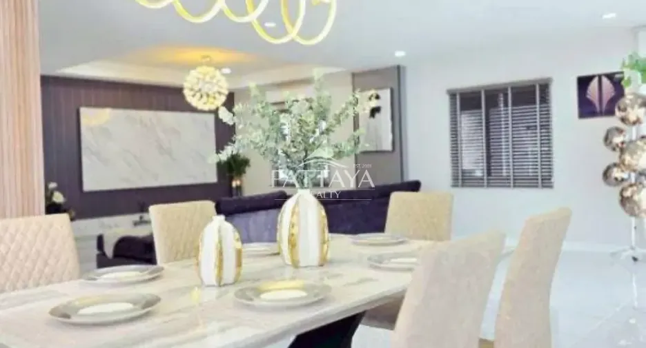 For sale 4 ベッドルーム villa in Bang Lamung, Chonburi