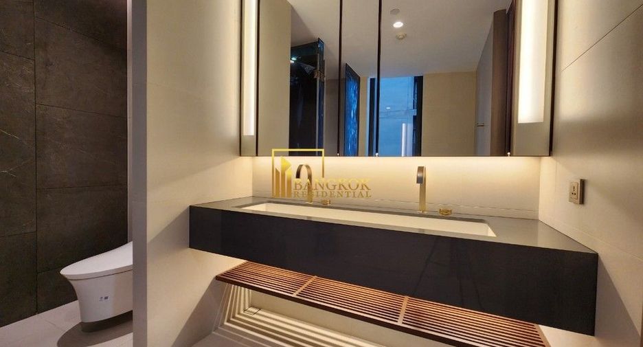 For rent 2 bedrooms condo in Khlong Toei, Bangkok