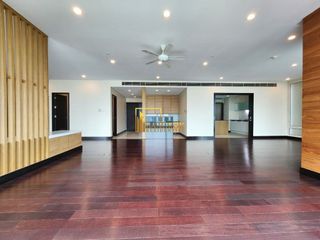 Wohnung zur Miete mit 3 Zimmer in Pathum Wan, Bangkok
