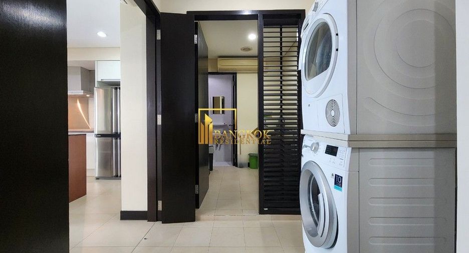 For rent 3 bedrooms condo in Pathum Wan, Bangkok