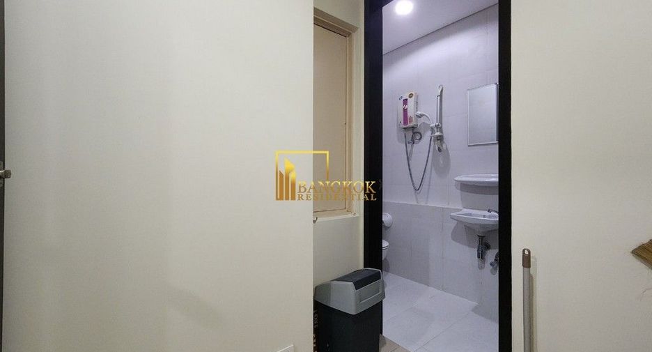 For rent 3 bedrooms condo in Pathum Wan, Bangkok
