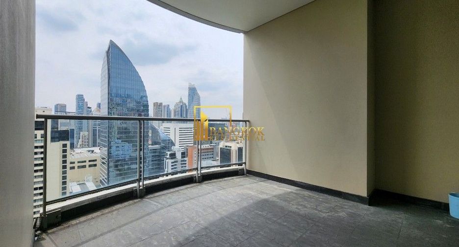 For rent 3 bedrooms condo in Pathum Wan, Bangkok