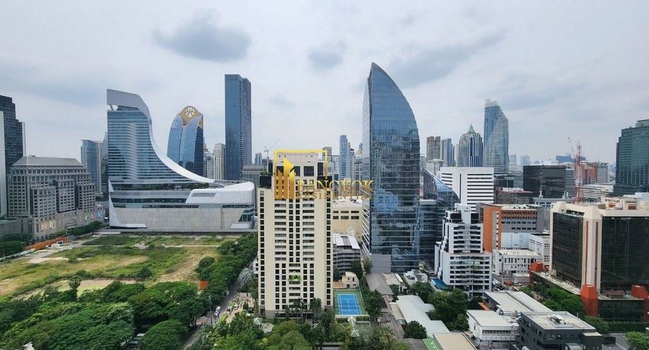 For rent 3 bedrooms condo in Pathum Wan, Bangkok