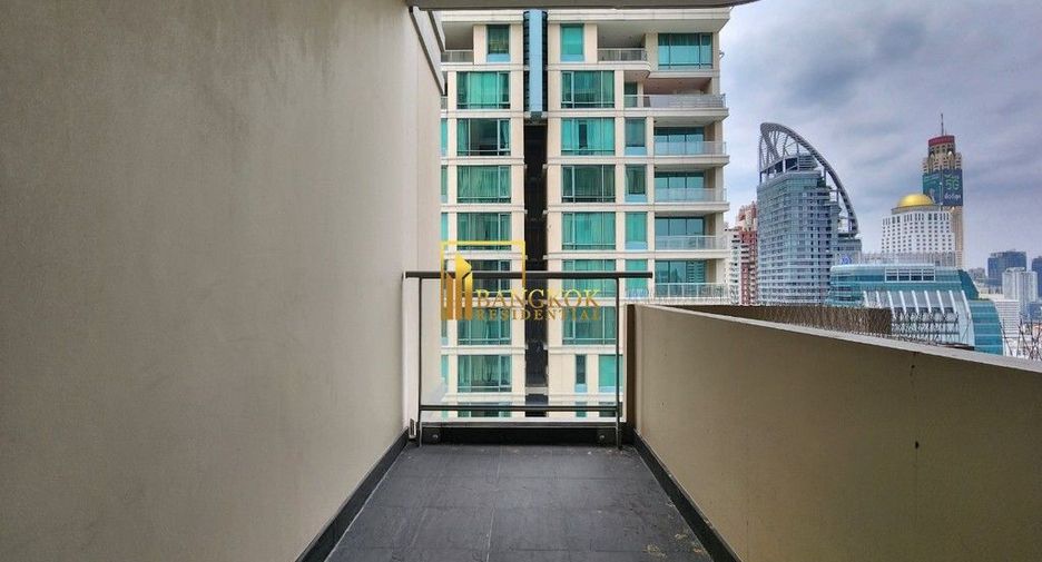 For rent 3 bedrooms condo in Pathum Wan, Bangkok