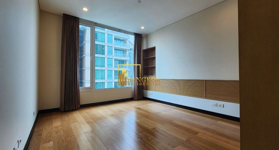 For rent 3 bedrooms condo in Pathum Wan, Bangkok