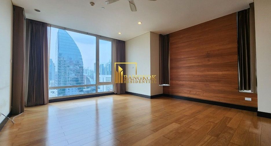 For rent 3 bedrooms condo in Pathum Wan, Bangkok