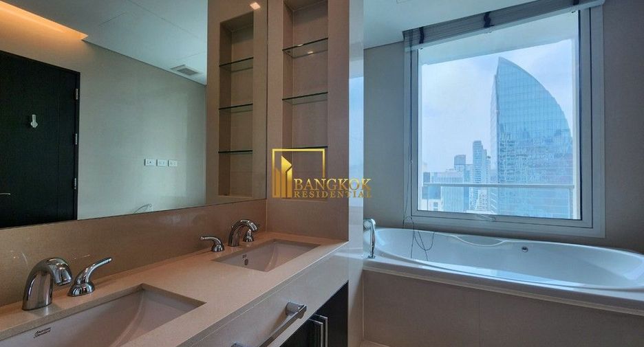 For rent 3 bedrooms condo in Pathum Wan, Bangkok