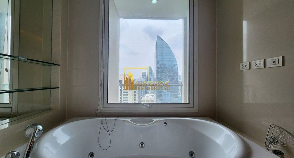 For rent 3 bedrooms condo in Pathum Wan, Bangkok