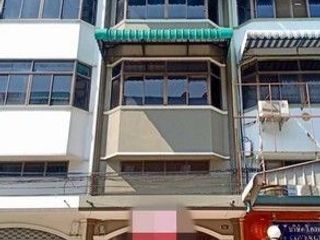 For sale 3 bedrooms retail Space in Bang Khae, Bangkok