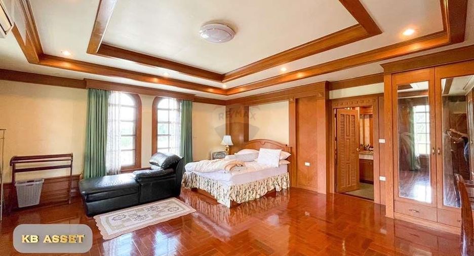 For sale 4 bedrooms villa in Singhanakhon, Songkhla