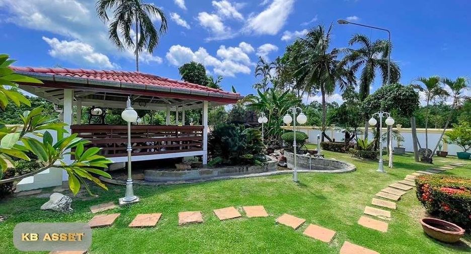 For sale 4 bedrooms villa in Singhanakhon, Songkhla