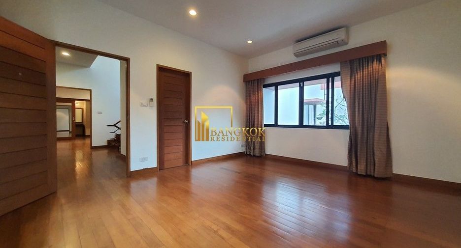 À louer 4 chambres villa à Watthana, Bangkok