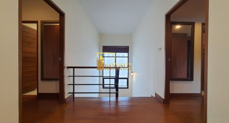 À louer 4 chambres villa à Watthana, Bangkok