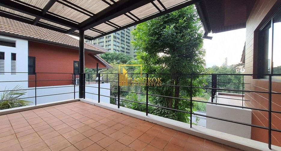 À louer 4 chambres villa à Watthana, Bangkok