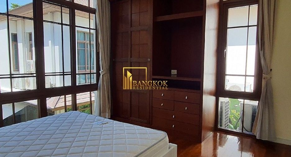 À louer 4 chambres condo à Watthana, Bangkok