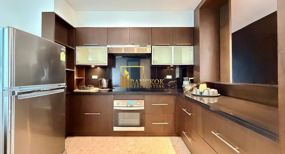For rent 4 bedrooms apartment in Pathum Wan, Bangkok