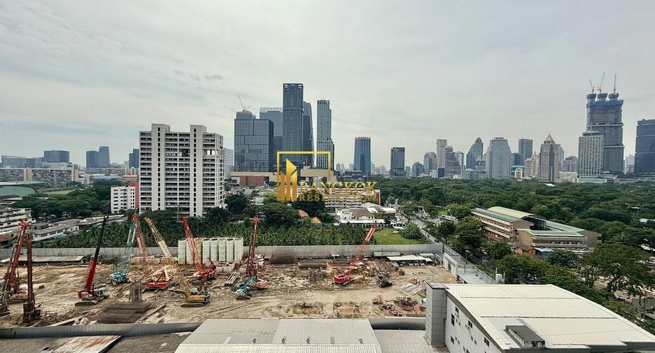 For rent 4 bedrooms apartment in Pathum Wan, Bangkok