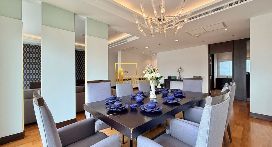 For rent 4 bedrooms apartment in Pathum Wan, Bangkok