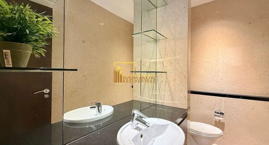 For rent 4 bedrooms apartment in Pathum Wan, Bangkok