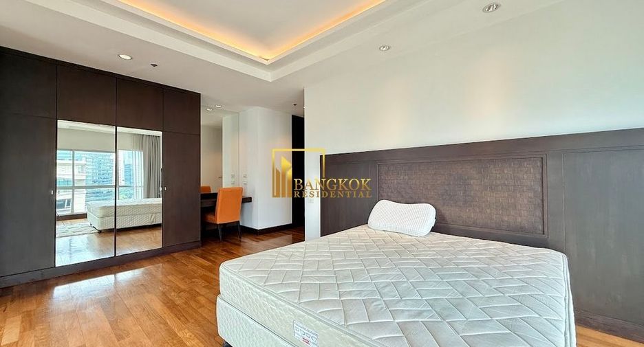 For rent 4 bedrooms apartment in Pathum Wan, Bangkok
