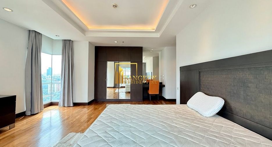 For rent 4 bedrooms apartment in Pathum Wan, Bangkok